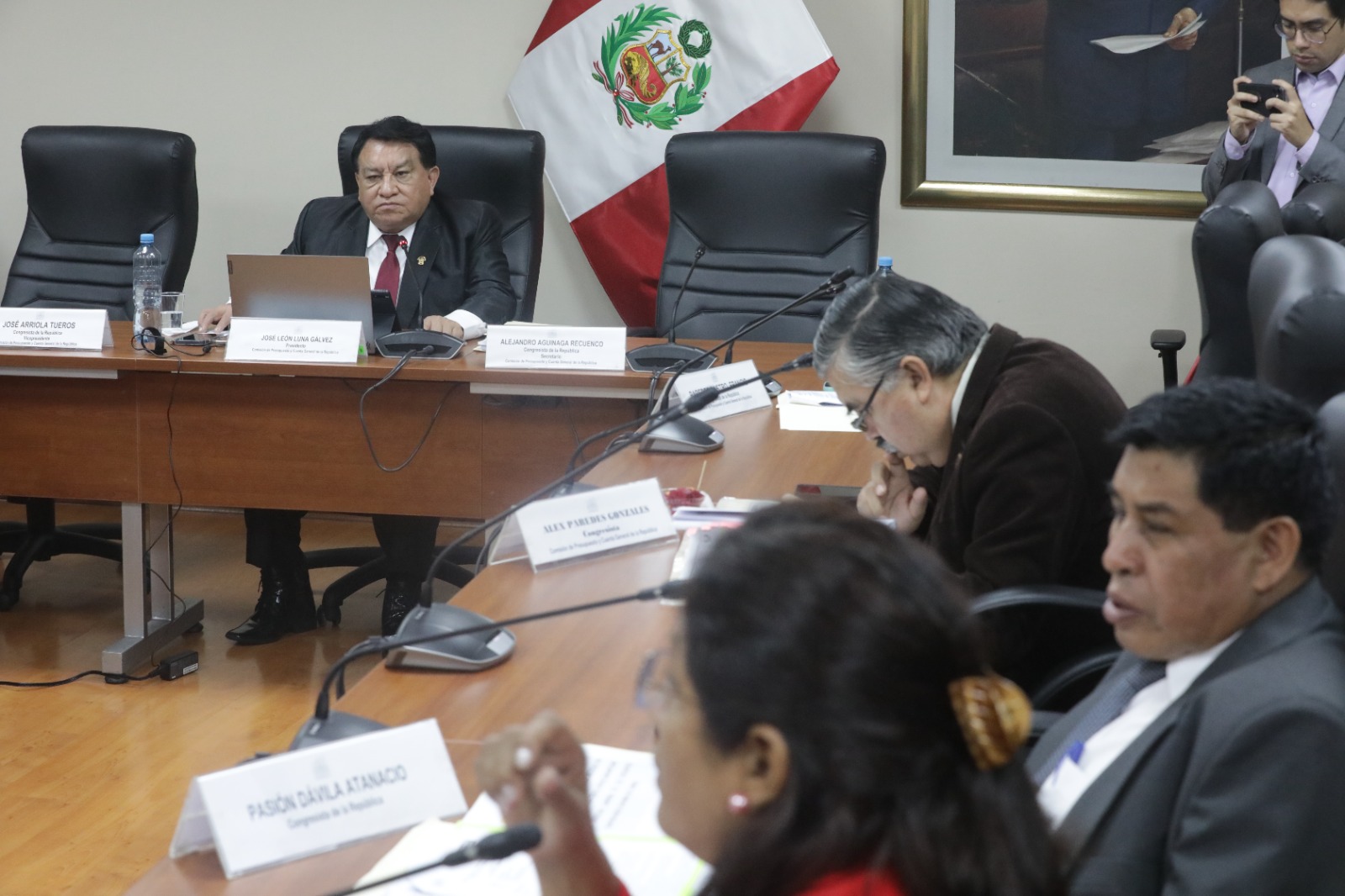 Gobiernos regionales y locales destinarán recursos en obras a favor de ...